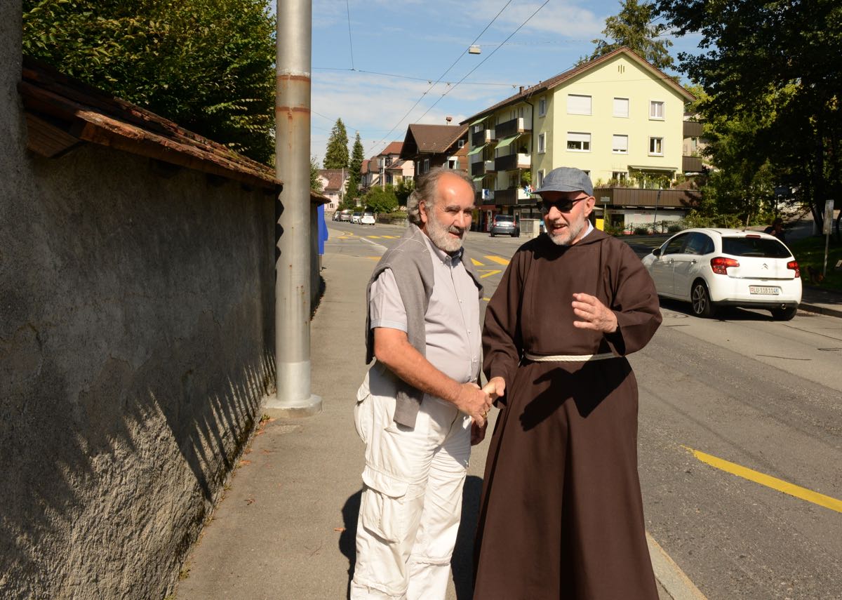 a Orgianisator Erich Moser mit Chef Kapuziner Josef Regli